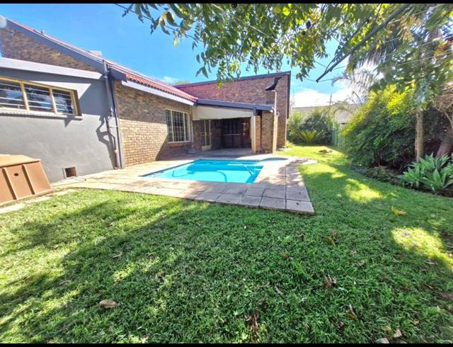 3 BEDROOM HOUSE FOR SALE IN SINOVILLE